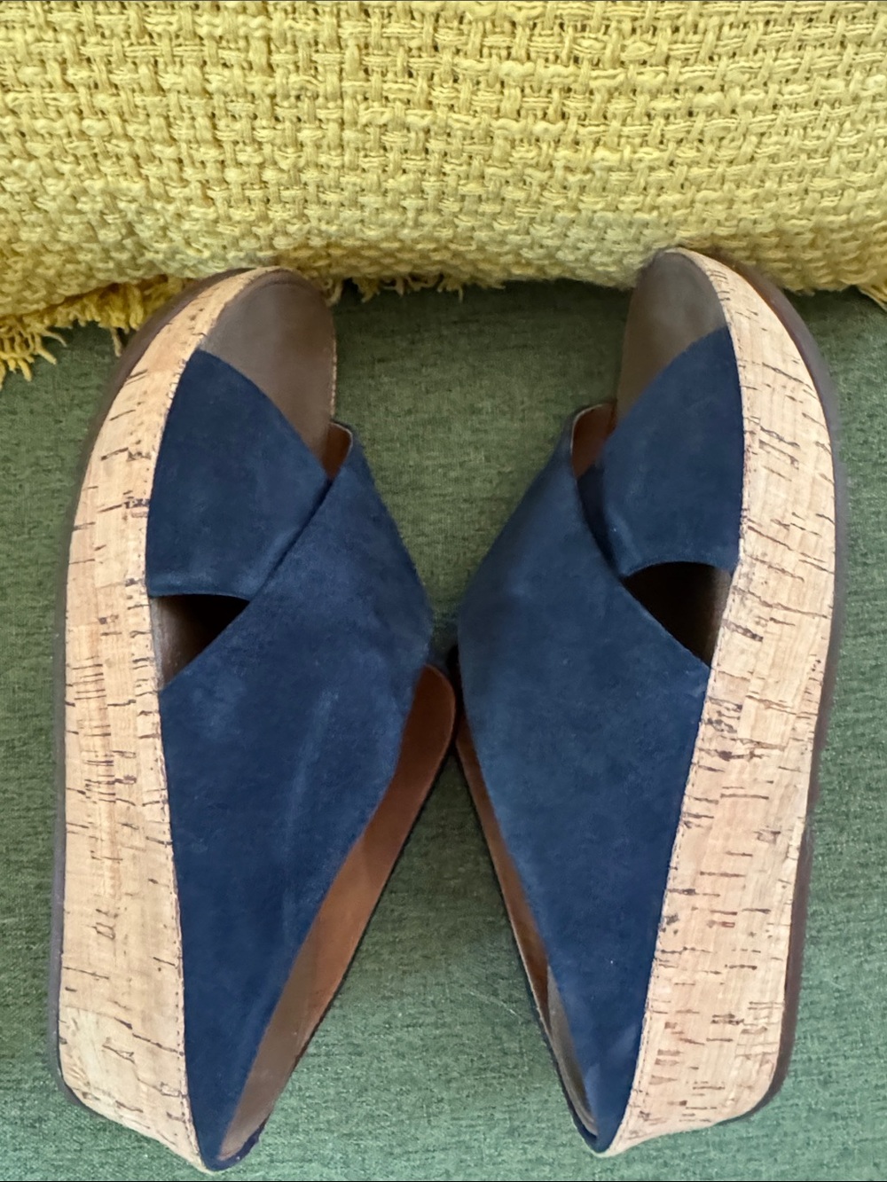 FitFlops Women’s Navy Suede Cross-Band Slide Sandals Size 8 - Picture 3 of 4